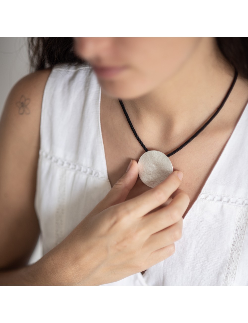 Collar círculo plateado Sabotigueta