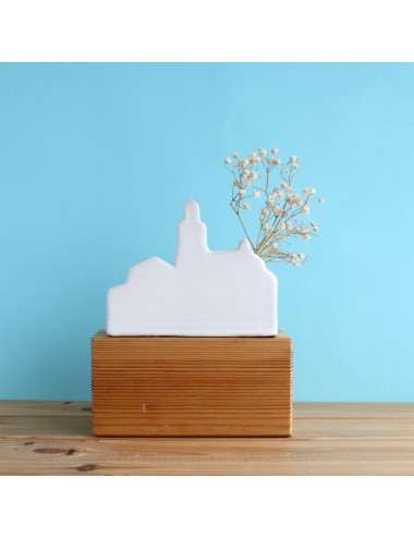 Iglesia  de Cadaqués de cerámica blanca de Sabotigueta