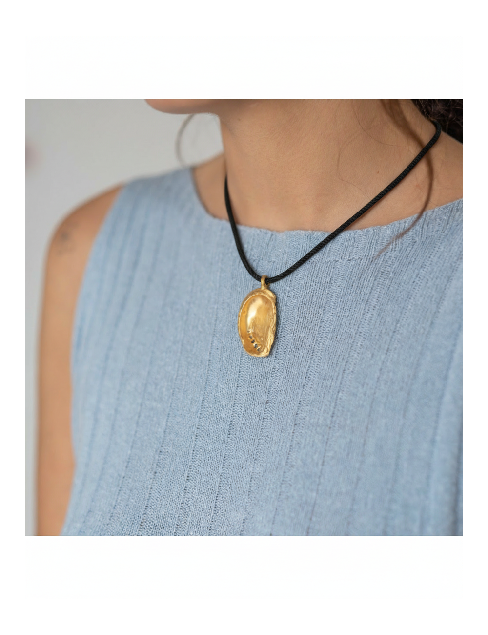 Collaret negre Sabateta de Mar daurat Sabotigueta