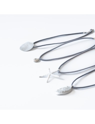 Collar gris Oreja de mar plateada Sabotigueta
